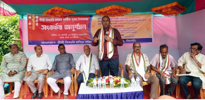 চালিবন্দর বিষহরি মন্দিরে আব্দুল কাইয়ুম চৌধুরী ও আবুল কাহের শামীমকে সংবর্ধনা প্রদান