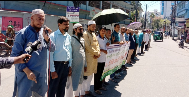 দুর্ঘটনা এড়াতে ও যানজট থেকে রক্ষা পেতে মহানগরীর  ছোট-বড় সকল রাস্তায় ডিভাইডার স্থাপনের জোর দাবি