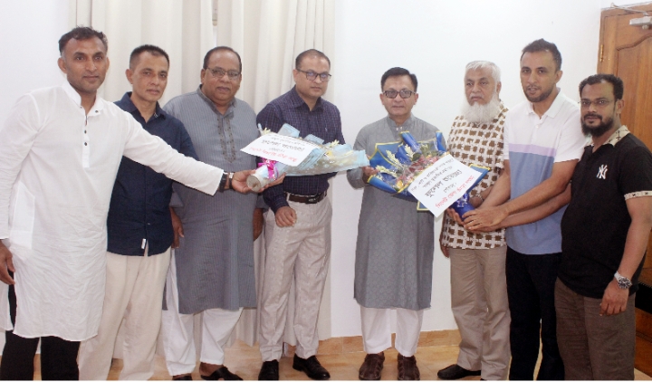 বাণিজ্যমন্ত্রী খন্দকার আব্দুল মুক্তাদিরের সাথে বিভাগীয় ক্রীড়া সংস্থা ও জেলা ক্রীড়া সংস্থার সৌজন্য সাক্ষাৎ