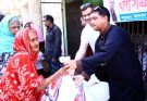 বেগম খালেদা জিয়ার রুহের মাগফিরাত কামনায় আদনান আহমেদ’র উদ্যোগে খাদ্যসামগ্রী বিতরণ