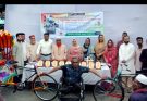 রহমানীয়া প্রতিবন্ধী কল্যাণ ফাউন্ডেশনের উদ্যোগে ও প্রবাসীর অর্থায়নে নতুন রিক্সা বিতরণ