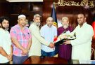 বিসিবি পরিচালক নির্বাচিত হওয়ায় সিসিক প্রশাসককে সিলেট মহানগর ব্যবসায়ী ঐক্য কল্যাণ পরিদের ফুলেল শুভেচ্ছা