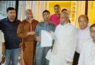 প্রবাসীকল্যাণ মন্ত্রীকে সিলেট জেলা কর আইনজীবী সমিতির স্মারকলিপি প্রদান